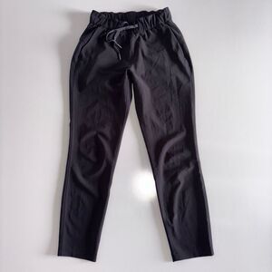 Lululemon On The Fly Black Jogger Pants Women’s Size 2 Inseam 26.5
